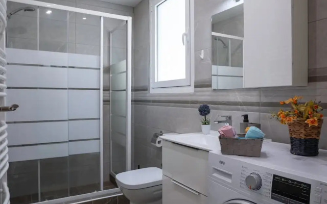 Central Spacious Athenian Penthouse Getaway