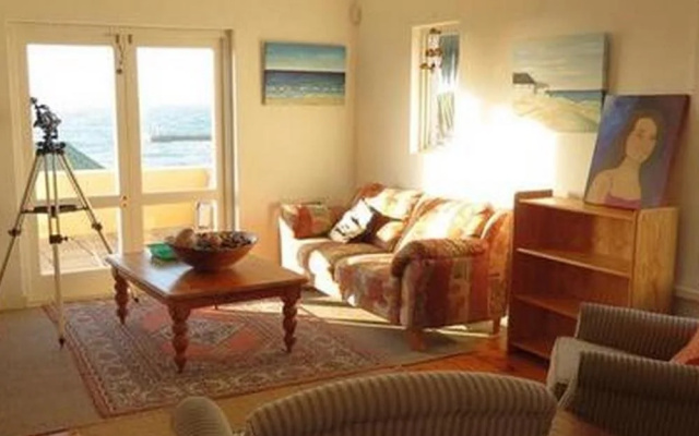 Kalk Bay Backpackers - LymeHaven