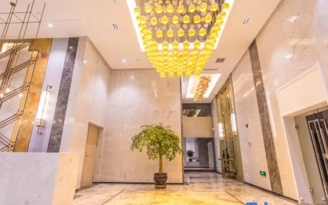 Ree Hotel