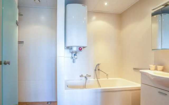 2 Person Apartment With Island View