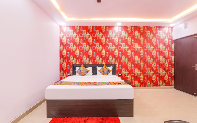 Fabhotel Paras