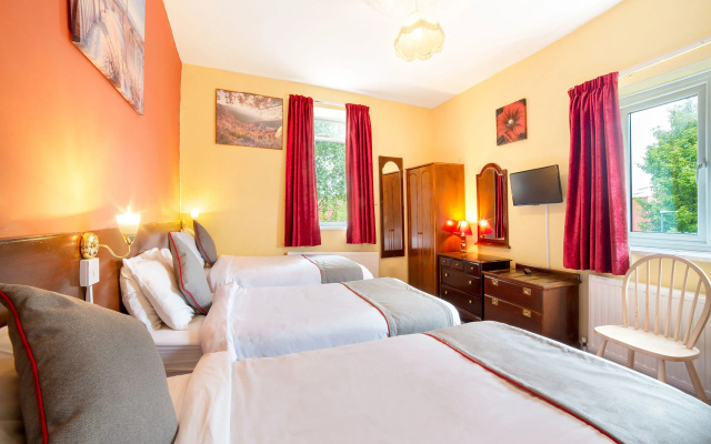 OYO The Royal Hotel