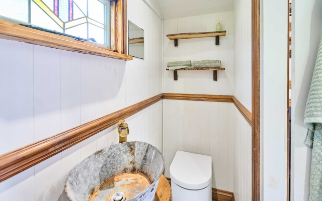 Host Stay Dipple Farm Shepherds Hut