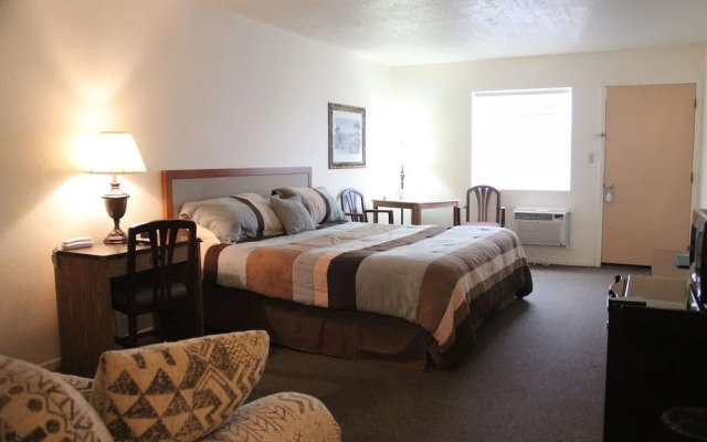 The Lake House Inn