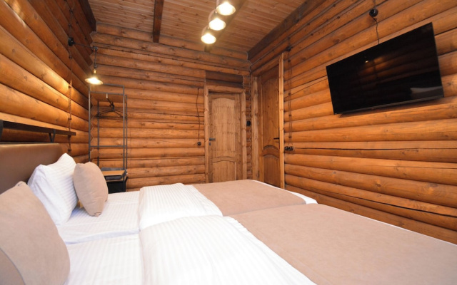 Wooden Villa with pool and sauna