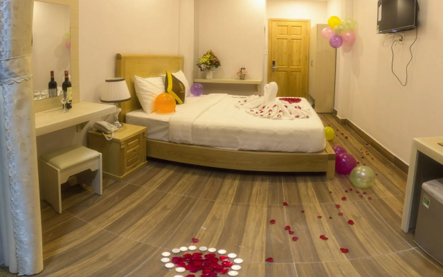 Golden Bee Hotel