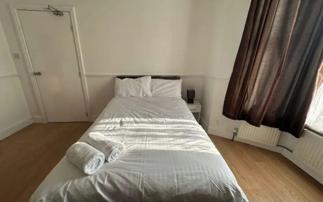 Cosy Croydon Apartment - Close to City Centre