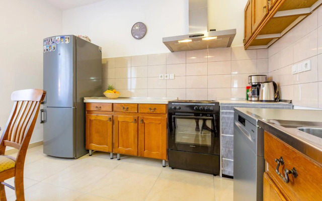 Šjor 2 BDR Apartment w grill