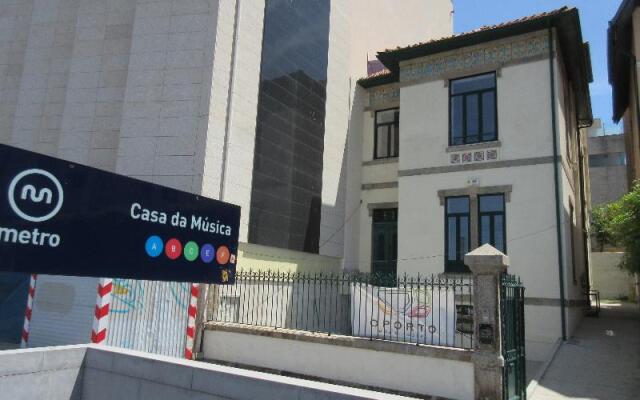 Oporto Music Hostel вид на фасад