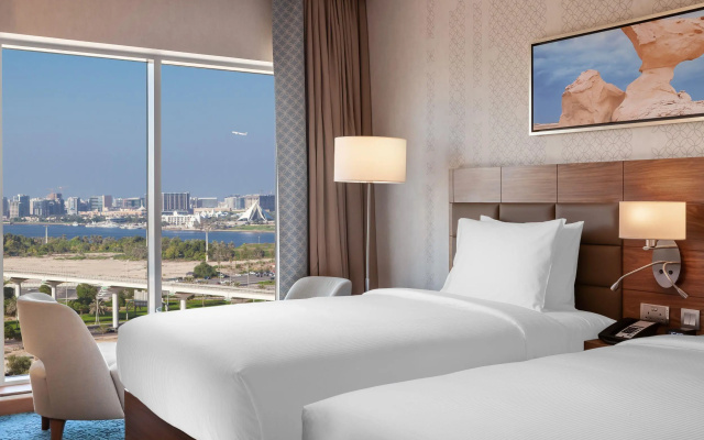 Отель DoubleTree by Hilton Dubai Al Jadaf