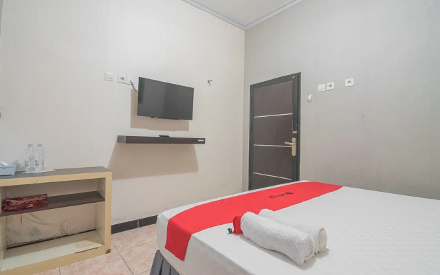 RedDoorz Syariah near Taman Rozeline Penajam