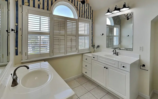 Ocean Splendor by Topsail Realty