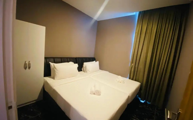 Stirling Suites Hotel & Serviced Apartment