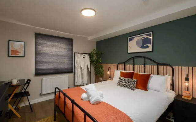 Benjamin Suite Modern 3BR Apartment