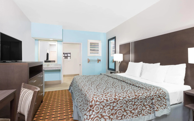 Days Inn & Suites by Wyndham Madisonville