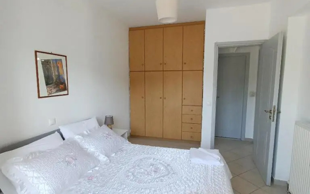 Eleonas Apartment 2, Lygia