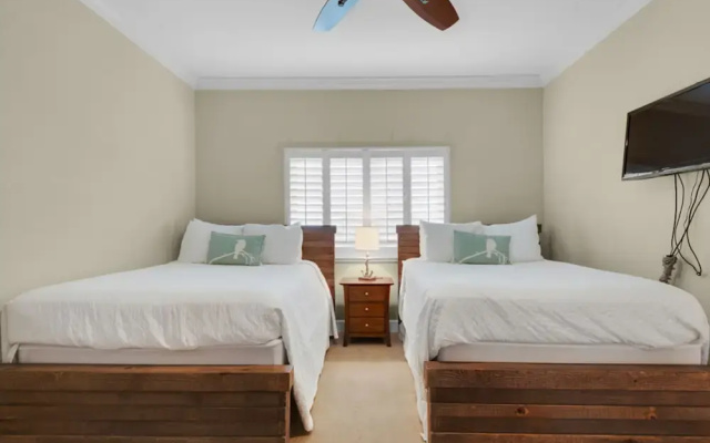 Harbor Landing B0402