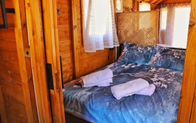 Nature Lovers Escape on an Eco-friendly Vineyard