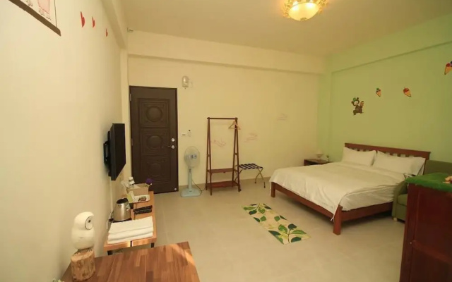 Nest And Big Forest Guesthouse