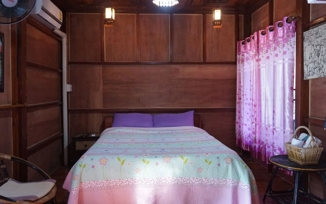 Settee Homestay