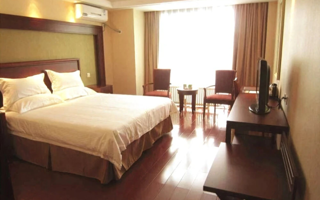 GreenTree Inn Beijing Lin Cui Road Business