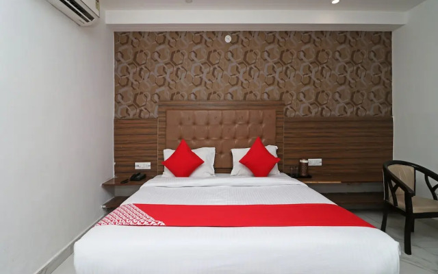 OYO 5049 Hotel Doon