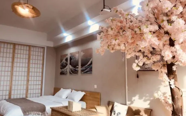 Quzhu City Homestay (Shiyan Wanda Plaza Branch)