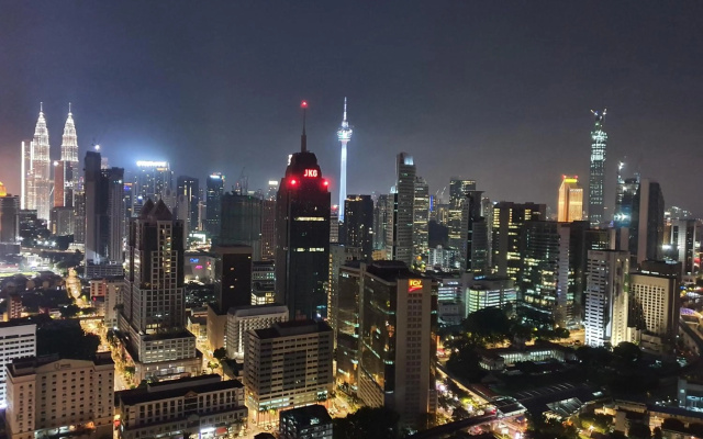 Regalia Residence KLCC View by iLuxHome