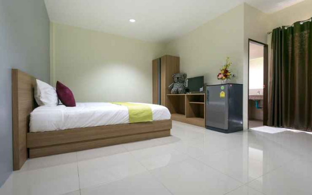 Tha-ruea Residence