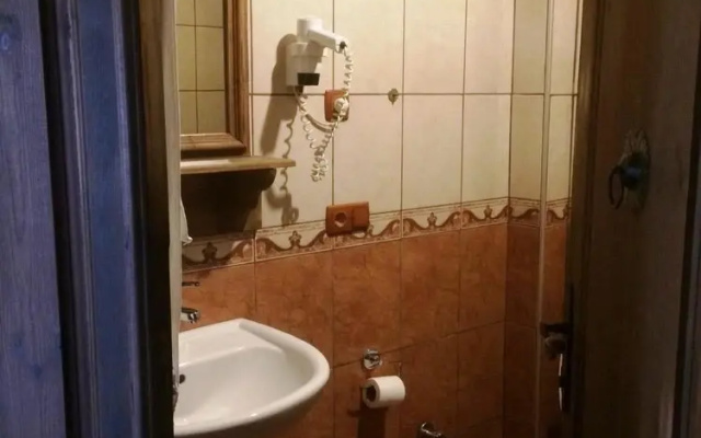 Ezgi Konaklari