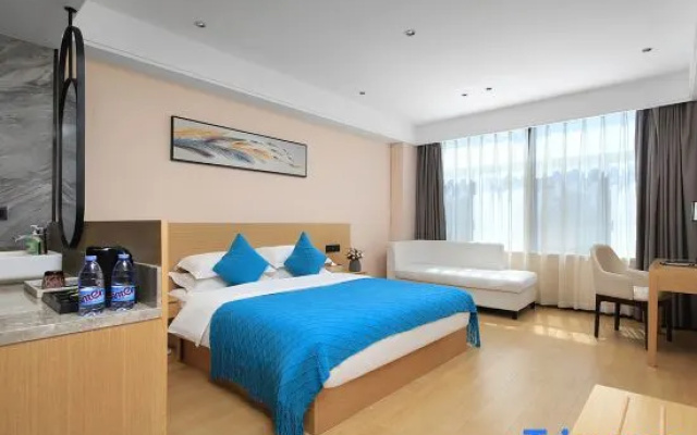 Yahou Light Luxury Hotel