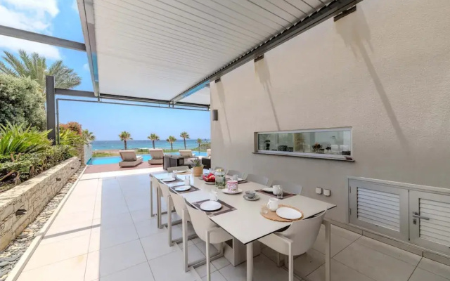 Vivo Mare Panorama Beachfront Villa