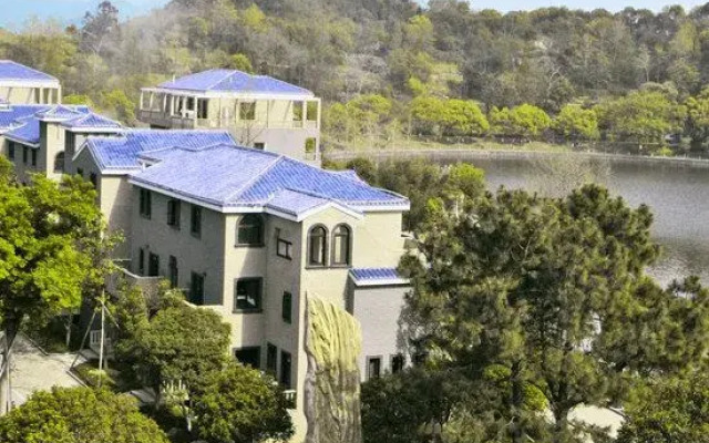 Donggu Lake Xiangshan New Century Hotel