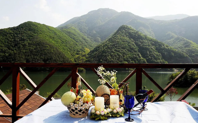 Moojoo Jeonmangdae Pension