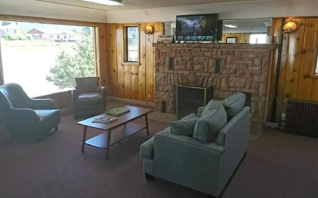 Caribou Lodge and Motel