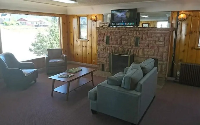 Caribou Lodge and Motel