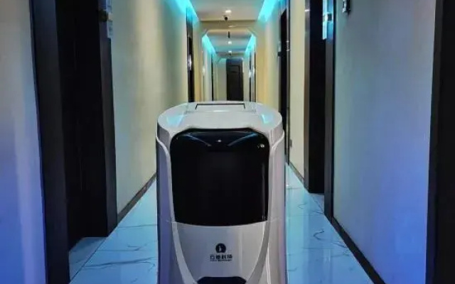 Four Seasons Holiday Hotel (Zhushan Road Subway Station)