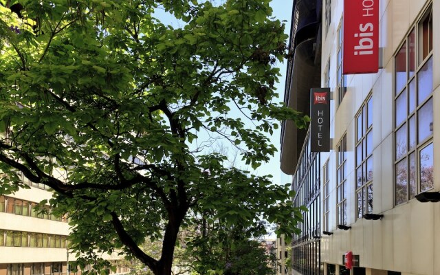Отель Ibis Lisboa Liberdade Лиссабон вид на фасад