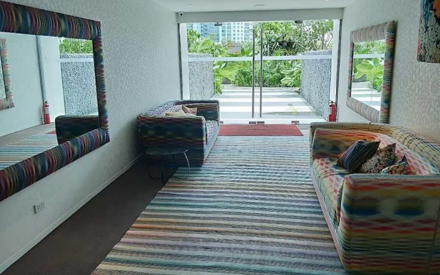 Oasis Regency at Acqua Livingstone near Rockwell