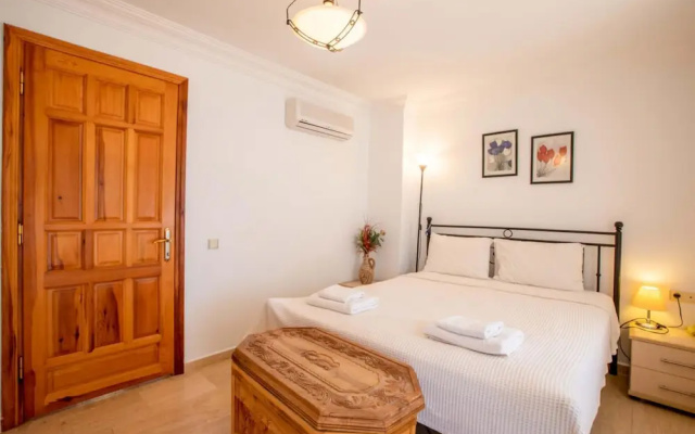 Invigorating Villa With Shared Pool in Kas
