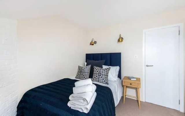 3-bed Mews House, Battersea