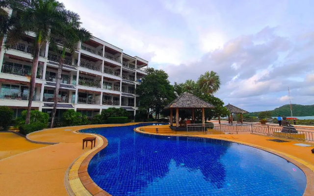 Spacious apartment with Ocean view in Panwa