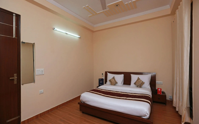 OYO 11600 Hotel Cosy Tree