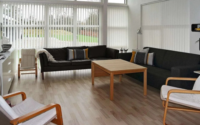 10 Person Holiday Home in Hadsund-by Traum
