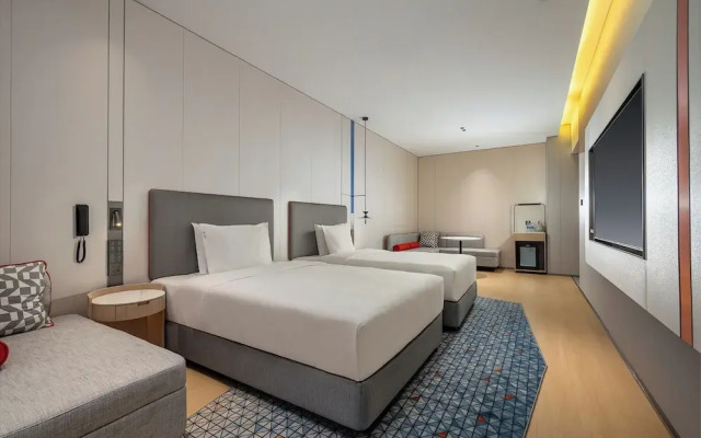 Holiday Inn Express Shenzhen Sports Center by IHG
