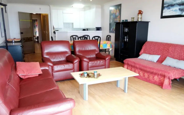 Apartment in Nieuwpoort Near Sandy Beaches