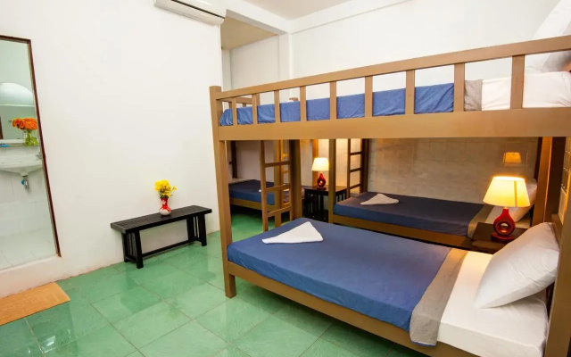 Base Villa Phnom Penh - Hostel
