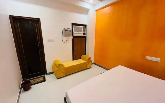 Awadh Hotel