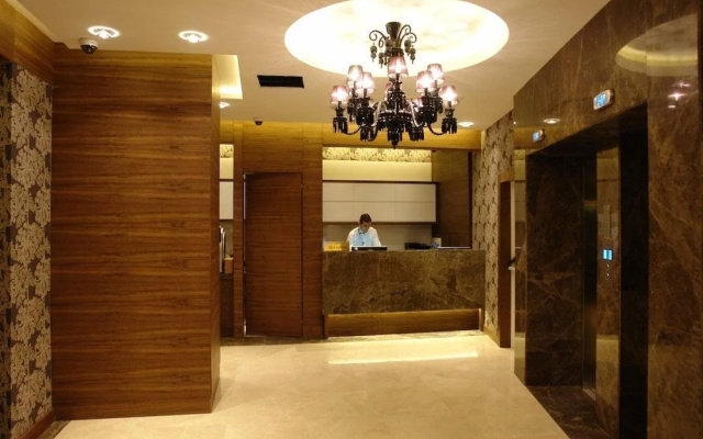 Le Mirage Suite
