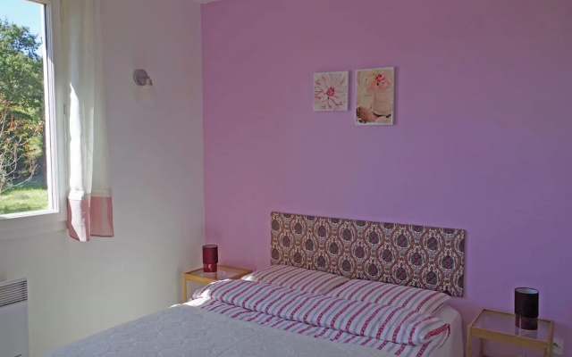 Spacious Villa in Aups With Swimming Pool